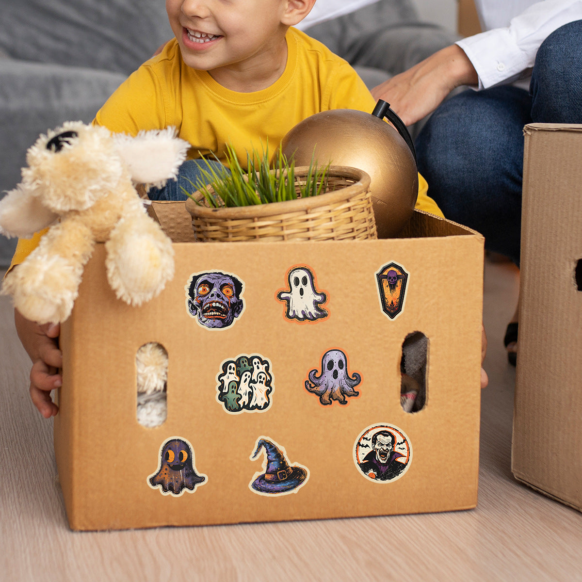 🎃 50pcs Vintage Halloween Stickers – Waterproof Retro PVC Vinyl Decals for Luggage, Water Bottle & Laptop Decoration Kawaii Stickers