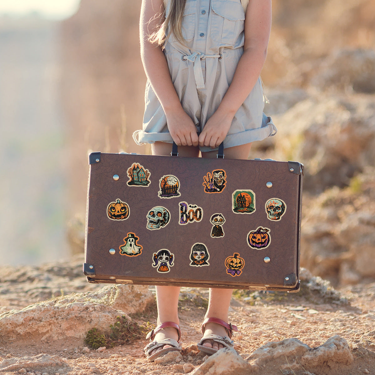 🎃 50pcs Vintage Halloween Stickers – Waterproof Retro PVC Vinyl Decals for Luggage, Water Bottle & Laptop Decoration Kawaii Stickers