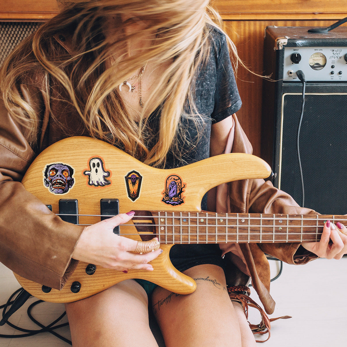 🎃 50pcs Vintage Halloween Stickers – Waterproof Retro PVC Vinyl Decals for Luggage, Water Bottle & Laptop Decoration Kawaii Stickers